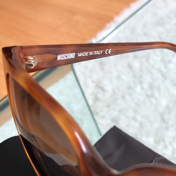 New Moschino MO779S02 Brown Quilted Sunglasses - Picture 5 of 6